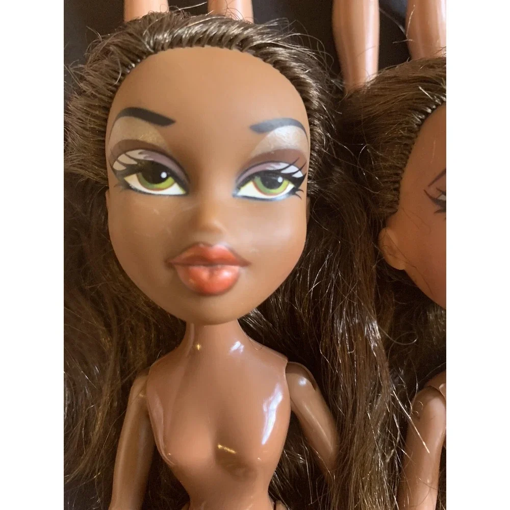 MGA - Bratz - Lot of 6 Vintage Dolls Lot - NUDE / NO SHOES! Yasmin Sasha Cloe